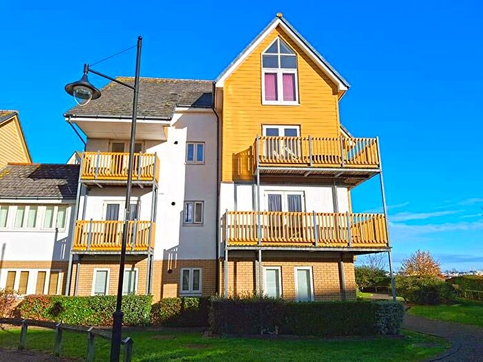 4 Bedroom Flat To Rent In Rivermead, St. Marys Island, Chatham, ME4