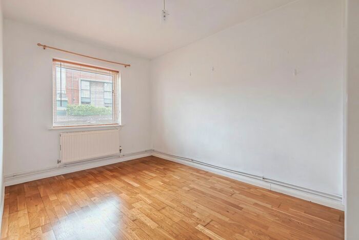 1 Bedroom Flat To Rent In Romsey Road, Winchester, SO22
