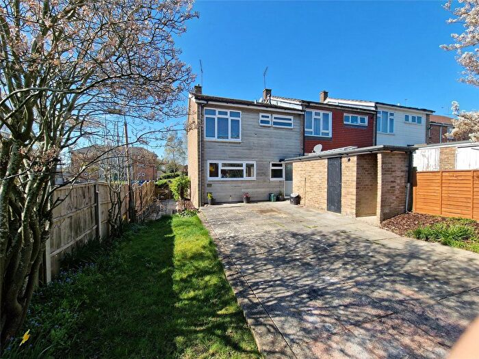 3 Bedroom Terraced House For Sale In The Chantrys, Farnham, Surrey, GU9