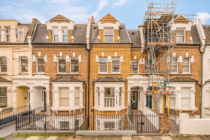 4 Bedroom Property To Rent In Chesilton Road, London, SW6