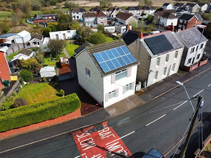 3 Bedroom Detached House For Sale In Gwilym Road, Cwmllynfell, Swansea, SA9