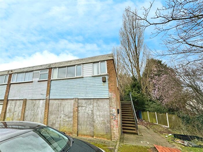 1 Bedroom Flat To Rent In Trafalgar Court, Tividale, Oldbury, West Midlands, B69