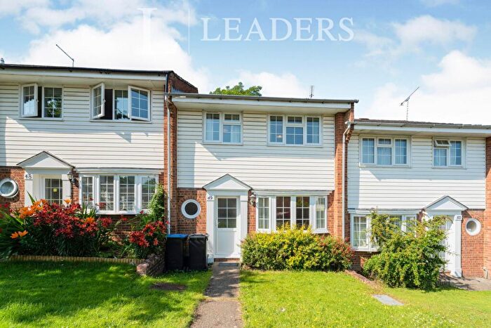 3 Bedroom House To Rent In De Lara Way, Woking, GU21