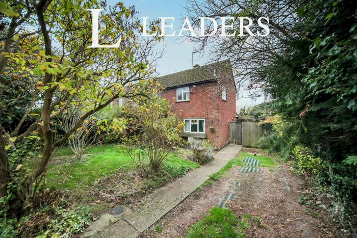 3 Bedroom Semi-Detached House To Rent In Park Avenue - Totternhoe, LU6