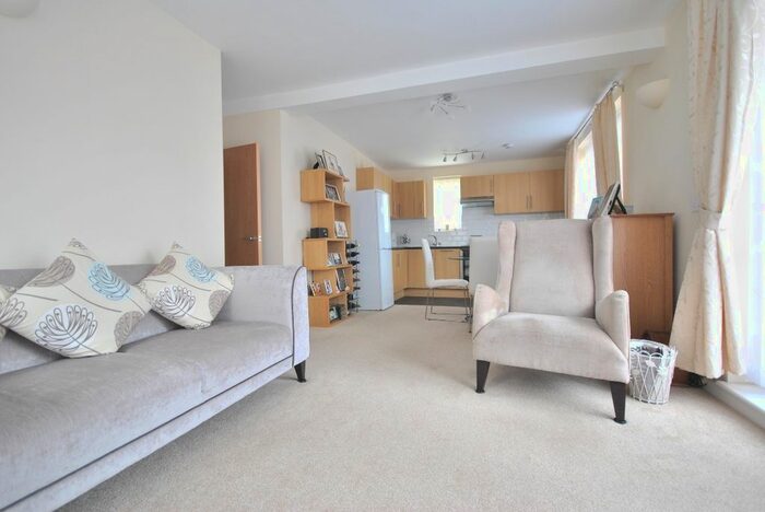 2 Bedroom Flat To Rent In Sidcup Road, London, SE9