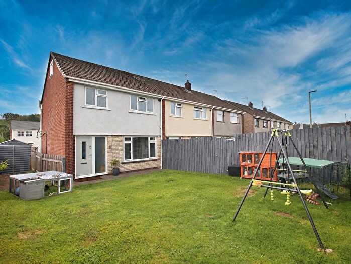 3 Bedroom End Of Terrace House For Sale In Heol Robart, Pontyclun, CF72
