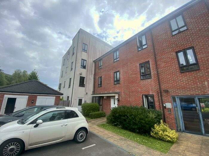 2 Bedroom Apartment To Rent In Sinclair Drive, Basingstoke, RG21