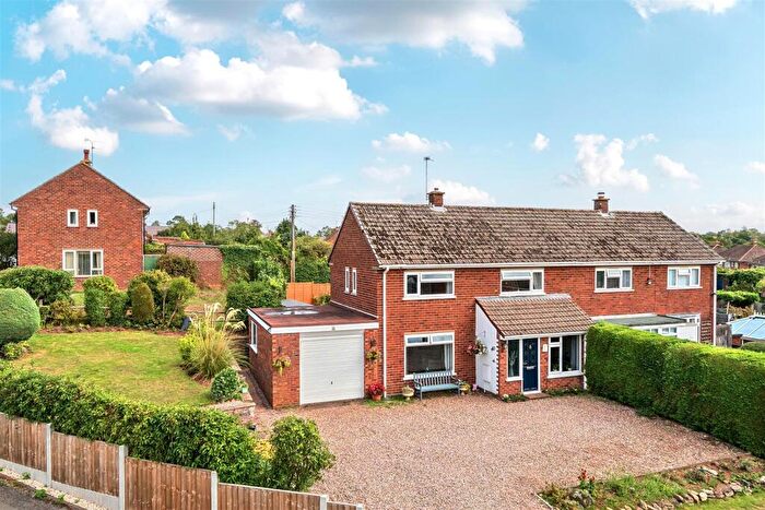 3 Bedroom Semi-Detached House For Sale In Sebright Road, Kidderminster, DY11