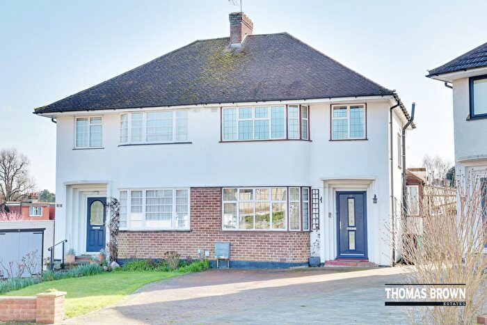 3 Bedroom Semi Detached House For Sale In Lodge Close, Orpington, BR6