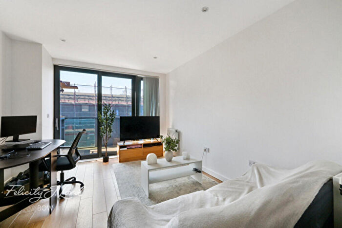 1 Bedroom Flat To Rent In Bermuda Way, London, E1