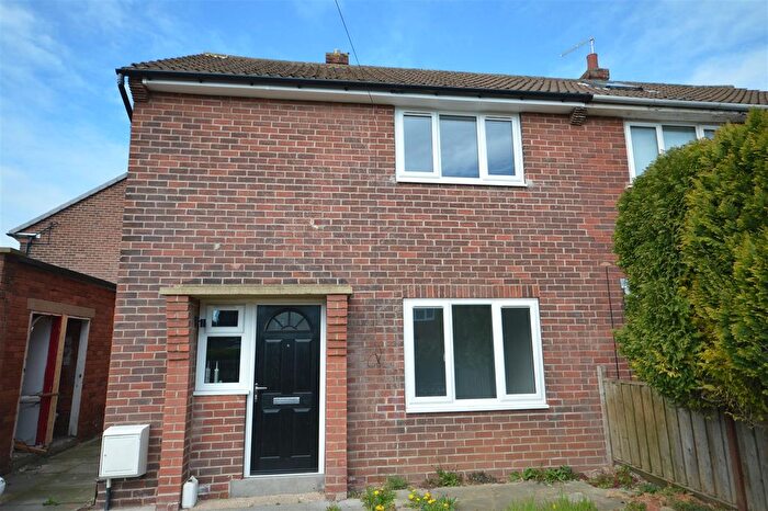 2 Bedroom Semi-detached House For Sale In Dawtrie Street, Castleford, WF10