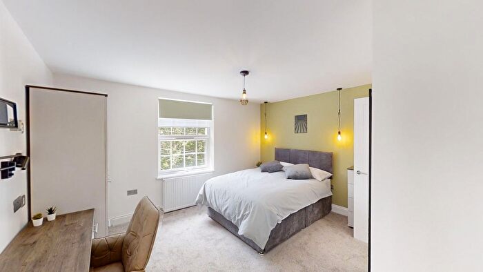 10 Bedroom Terraced House To Rent In The Grove, Gravesend, Kent, DA12