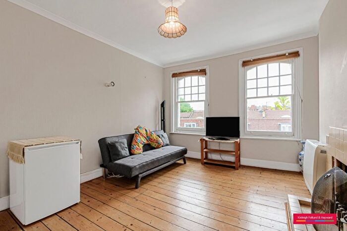 1 Bedroom Flat To Rent In Barton Road, London, W14