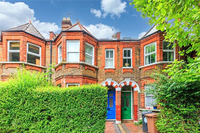 1 Bedroom Flat To Rent In Edward Road, Walthamstow, London, E17