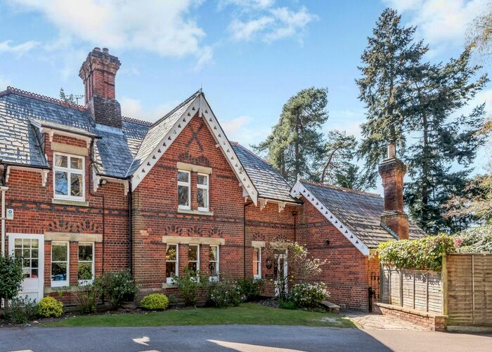 4 Bedroom End Of Terrace House To Rent In Brockenhurst Road, Ascot, SL5