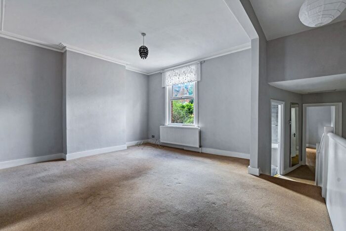 2 Bedroom Flat To Rent In Archway Road, Highgate, N6