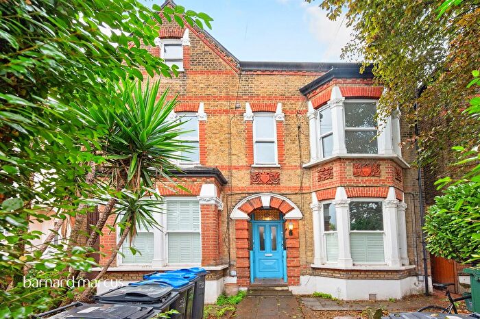 2 Bedroom Flat For Sale In Robinson Road, London, SW17
