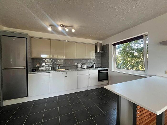 2 Bedroom Property To Rent In Wheatlands, Hounslow, TW5
