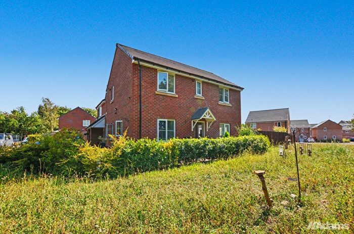 3 Bedroom Detached House For Sale In Wharford Lane, Sandymoor, WA7