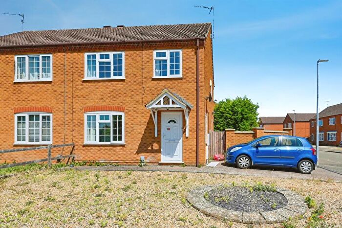 3 Bedroom Semi-Detached House For Sale In Hipkin Road, Dersingham, King's Lynn, PE31