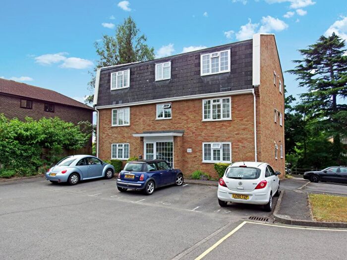 1 Bedroom Flat To Rent In Woking, GU22