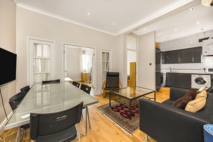 3 Bedroom Flat To Rent In Cromwell Road, Earls Court, SW5