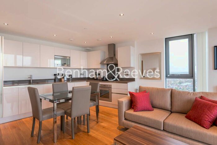 2 Bedroom Flat To Rent In Arc Tower, Ealing, W5