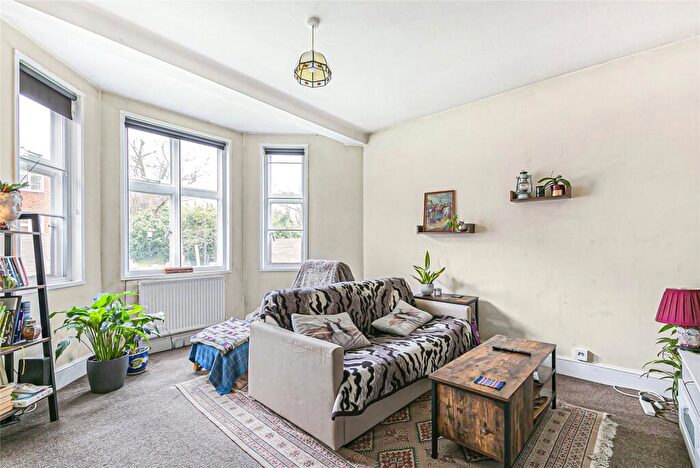 1 Bedroom Apartment To Rent In Oakfield Court, Haslemere Road, Crouch End, London, N8