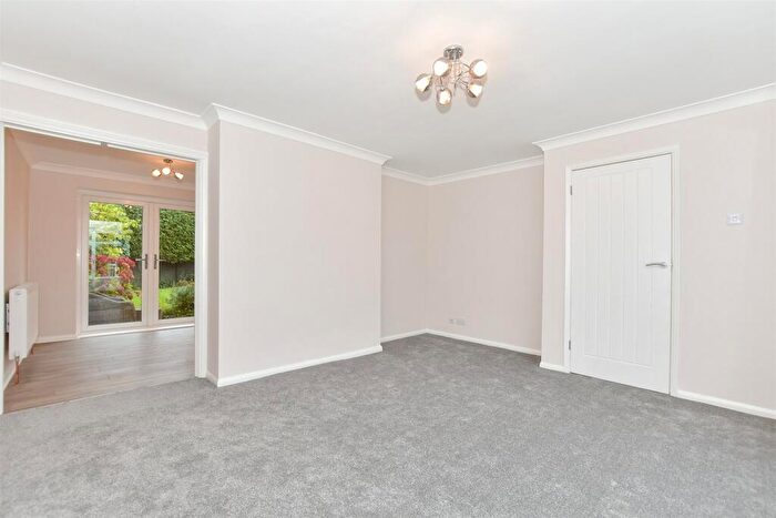 3 Bedroom Semi-Detached House For Sale In Downs Road, Yalding, Maidstone, Kent, ME18