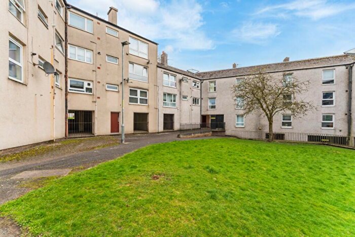 2 Bedroom Flat For Sale In Mossgiel Road, Kildrum, G67