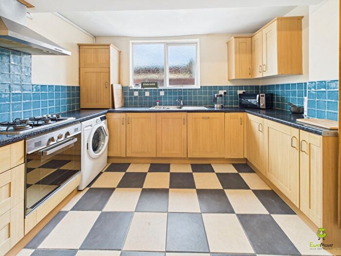 3 Bedroom End Of Terrace House For Sale In Corbylands Road, Sidcup, Kent, DA15