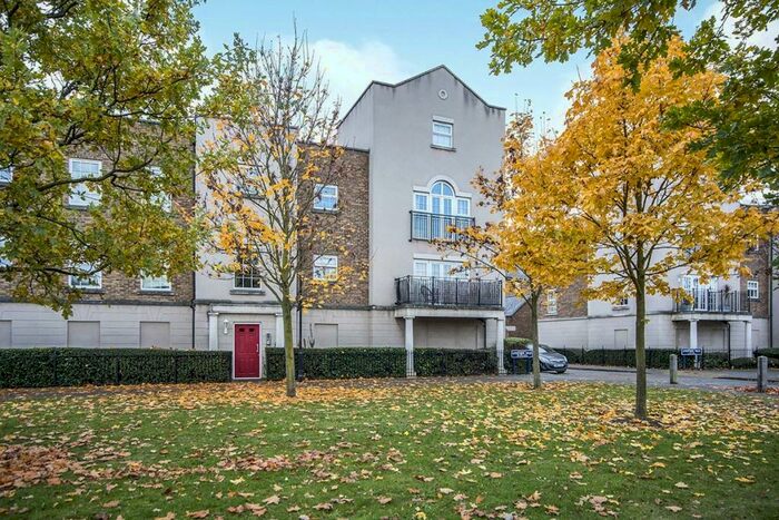 3 Bedroom Flat To Rent In Liverymen Walk, Greenhithe, Kent, DA9