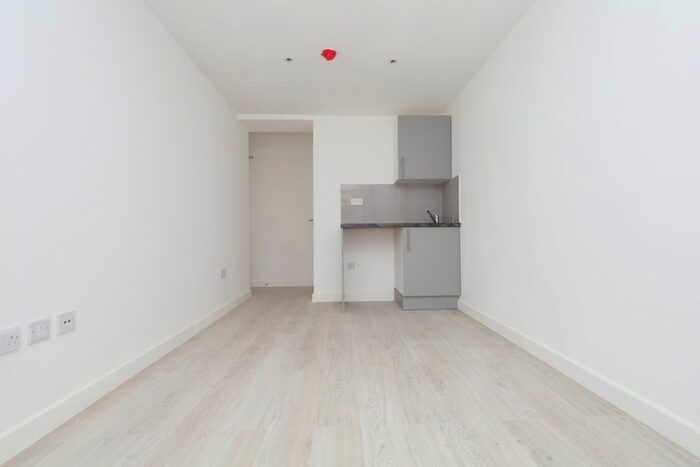 Studio To Rent In Wadham Gardens, Greenford, UB6