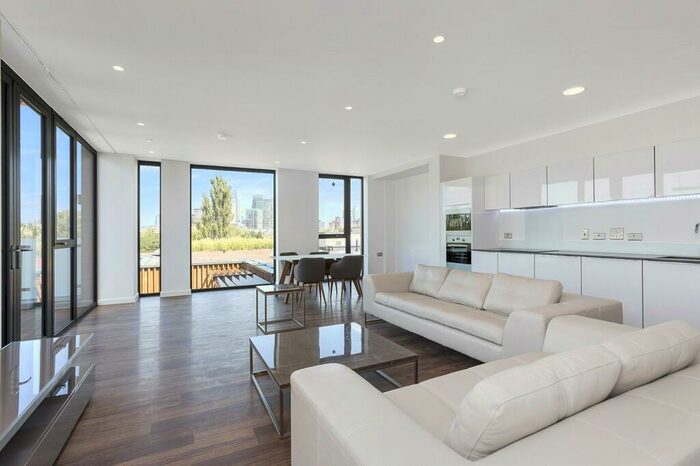 3 Bedroom Penthouse To Rent In Sitka House, Quebec Way, London, SE16