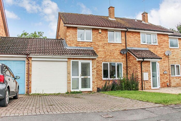 3 Bedroom Semi Detached House To Rent In Betony Close, Swindon, SN25