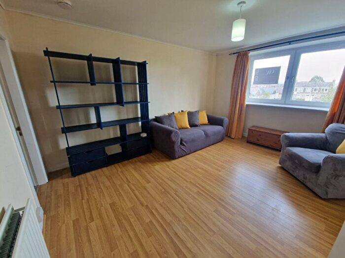 3 Bedroom Flat To Rent In Printfield Walk, Woodside, Aberdeen, AB24