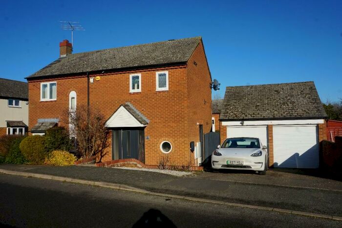 4 Bedroom Detached House To Rent In Foxhill, Olney, MK46