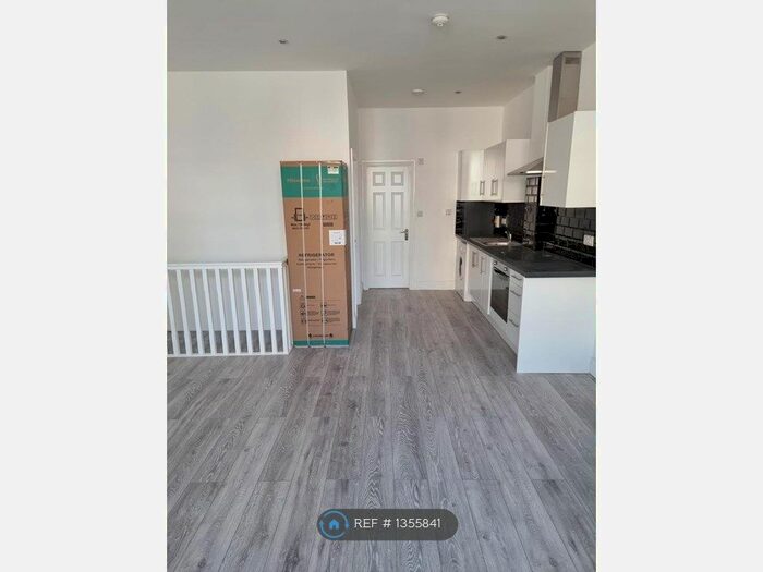 1 Bedroom Flat To Rent In Godwin Road, London, E7