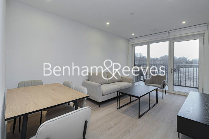 1 Bedroom Apartment To Rent In Bow Common Lane, Mile End, E3