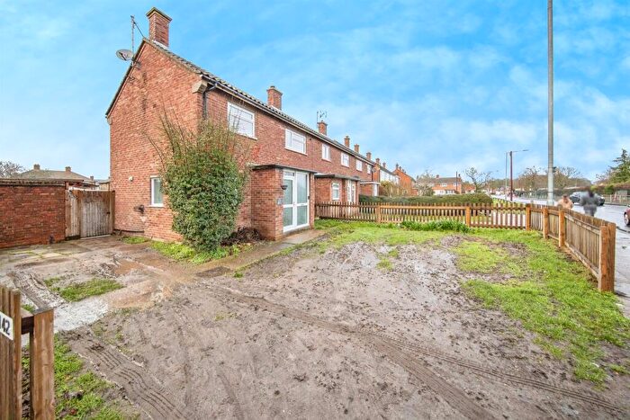 3 Bedroom End Of Terrace House For Sale In Hawthorn Avenue, Colchester, CO4