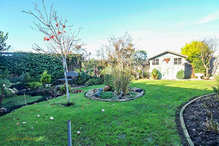 3 Bedroom Chalet For Sale In Mill Road Avenue, Angmering, BN16