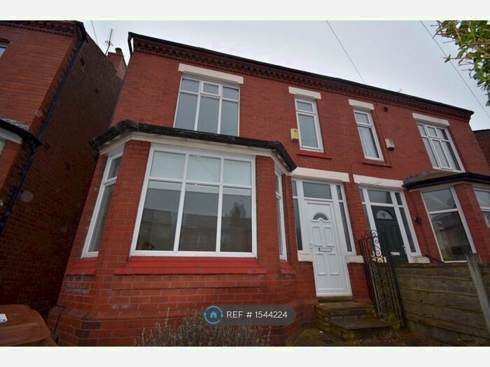 3 Bedroom Semi-Detached House To Rent In Avondale Road, Stockport, SK3