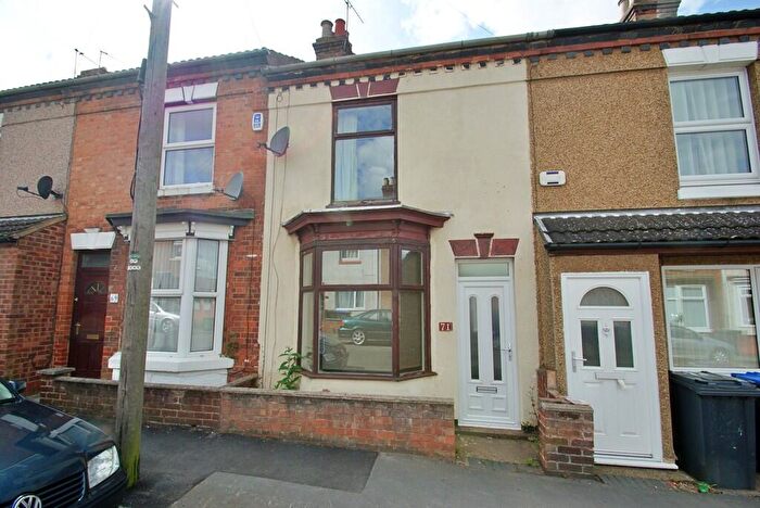 2 Bedroom Terraced House To Rent In Windsor Street, Rugby, Warwickshire, CV21