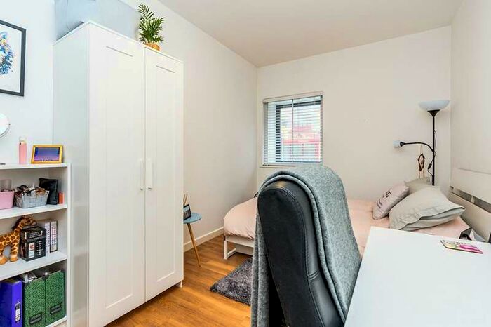 4 Bedroom Apartment To Rent In Carlton Place, Southampton, SO15