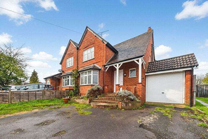 3 Bedroom Semi Detached House To Rent In Wokingham Road, Earley, Reading, Berkshire, RG6