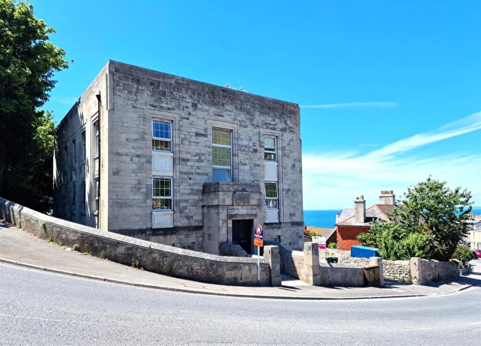 1 Bedroom Apartment For Sale In Fortuneswell, Portland, DT5
