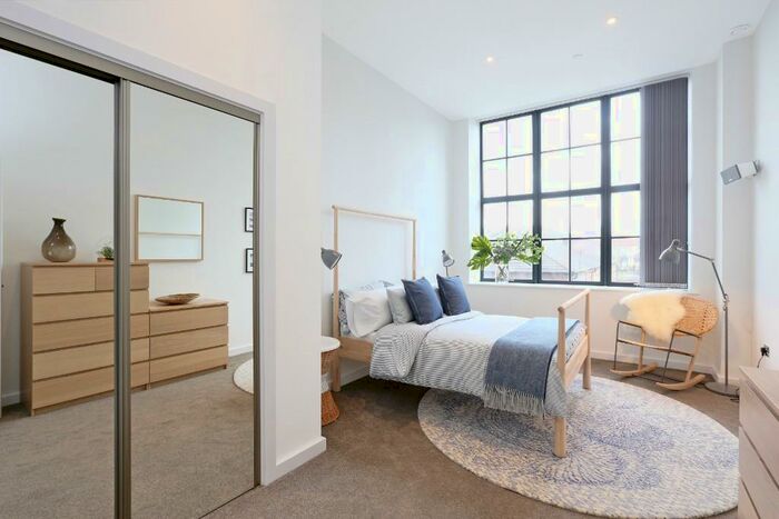 3 Bedroom Apartment To Rent In Childers Street, London, SE8