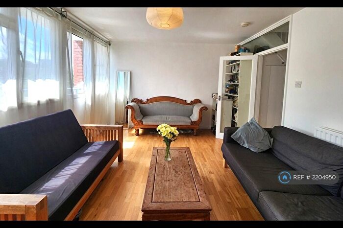 3 Bedroom Maisonette To Rent In Lorrimore Road, London, SE17