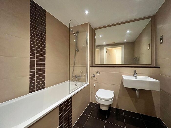 1 Bedroom Flat To Rent In Hill Quays (Block B), Commercial Street, Manchester, M15