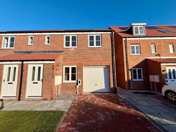 3 Bedroom Semi Detached House To Rent In South Pastures, Gateshead, NE10